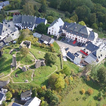 Dahlem  Schlosshotel Burghaus Kronenburg מראה חיצוני תמונה