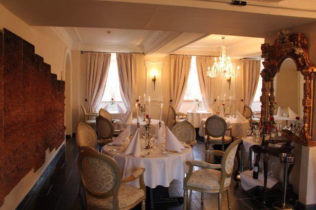 Dahlem  Schlosshotel Burghaus Kronenburg מראה חיצוני תמונה