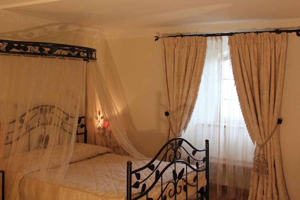 Dahlem  Schlosshotel Burghaus Kronenburg מראה חיצוני תמונה